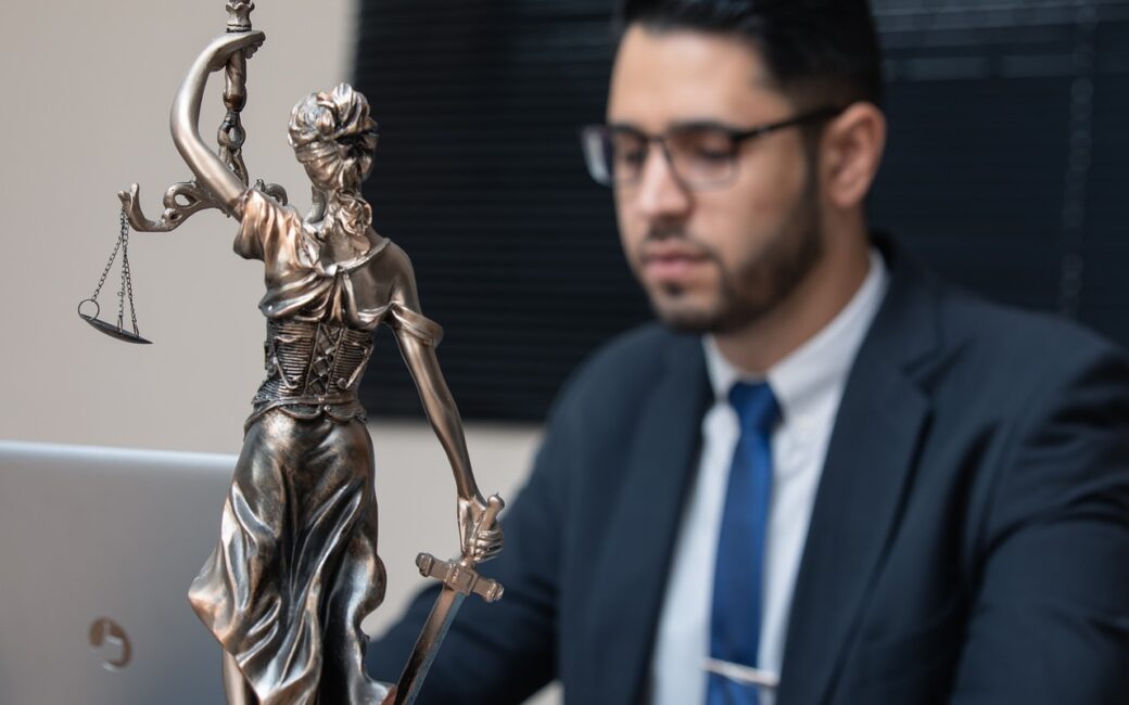 Hiring a Local Divorce Lawyer